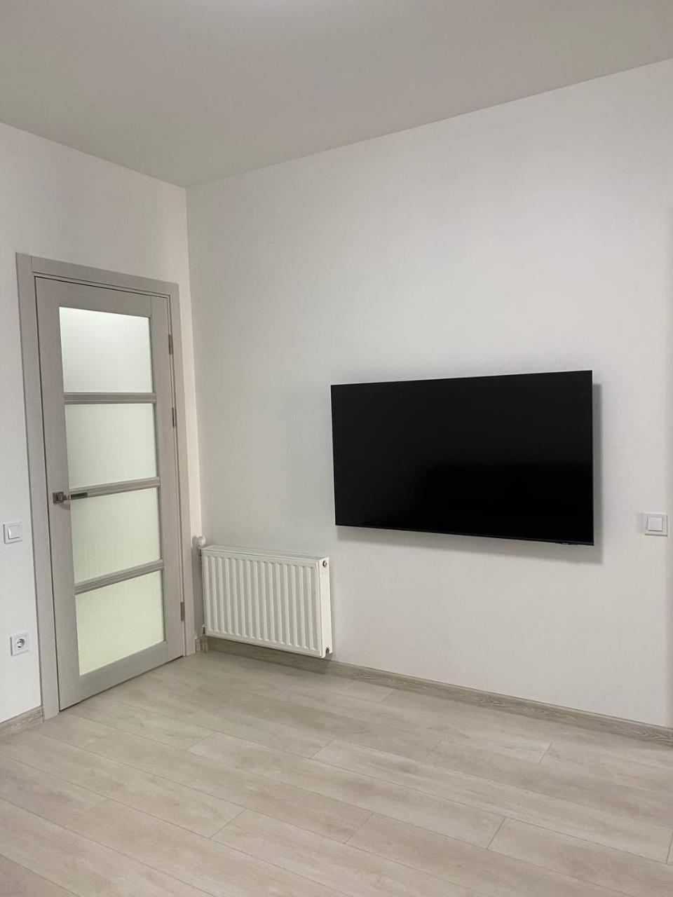 Atlant Luxury Big Family Five Apart On Golovna Поряд З Тц Депот Wi Fi 24 На 7 Černivci Esterno foto